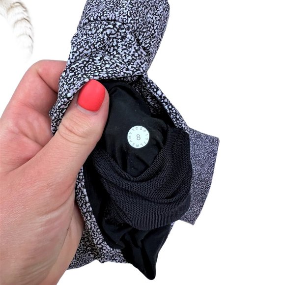 Lululemon Athletic On the Fly Pants *EUC* (Size 8) - Picture 5 of 7